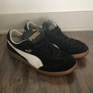 Gently Used Puma Indoor Soccer Shoes 9.5M
